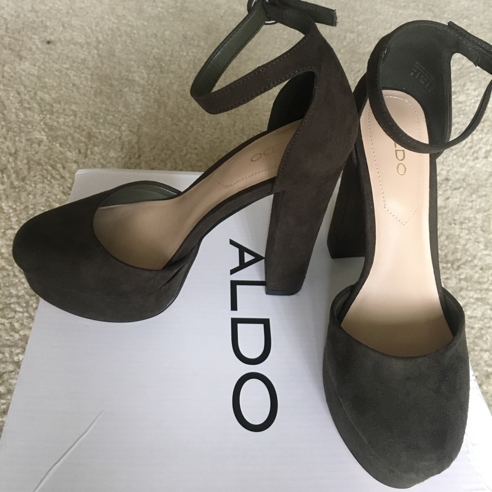 NWT Aldo Suede Heels